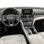 مقایسه هوندا آکورد و تویوتا کمری ۲۰۱۸ +عکس و مشخصات فنی Honda Accord, Toyota Camry, تویوتا کمری جدید, قیمت تویوتا کمری 2018, قیمت هوندا آکورد 2018, مشخصات تویوتا کمری, مشخصات فنی هوندا آکورد, مقایسه خودرو, هوندا آکورد