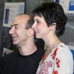 همسر و فرزندان جف بزوس (ثروتمندترین فرد جهان) +زندگینامه Jeff Bezos, MacKenzie Bezos, اسامی ثروتمندان آمریکا, اسامی ثروتمندان جهان, اسامی میلیاردرهای جهان, بزوس اکسپدیشنز, بلو اوریجین چیست, بیوگرافی جف بزوس, بیوگرافی مکنزی بزوس, ثروت جف بزوس, ثروتمندترین افراد جهان, ثروتمندترین مرد جهان, راز موفقیت ثروتمندان, شرکت آمازون, فرزندان جف بزوس, مالک روزنامه واشنگتن پست, مالک سایت آمازون, مدیرعامل آمازون, همسر ثروتمند, همسر جف بزوس