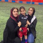 آرات حسینی در کنار پدر و مادرش +عکس خواهرش آیدا حسینی کیست, اخبار سلبریتی ها, اینستاگرام آرات حسینی, بیوگرافی آرات حسینی, پدر و مادر آرات حسینی, جنسیت آرات حسینی