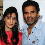 سونیل شتی و همسرش مانا +عکس Mana Shetty, Suniel Shetty, بازیگران هندی و همسرانشان, بیوگرافی سونیل شتی, عکس بازیگران مرد هندی, نام بازیگران زن هندی با عکس, همسر سونیل شتی, همسر مانا شتی