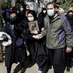 خواهر آزاده نامداری و همسرش در تشییع و خاکسپاری آذین نامداری کیست, آزاده نامداری, اینستاگرام آزاده نامداری, بیوگرافی آزاده نامداری, تشییع جنازه آزاده نامداری, خانواده آزاده نامداری, خواهر آزاده نامداری, شوهر آزاده نامداری, همسر آزاده نامداری, همسر دوم آزاده نامداری