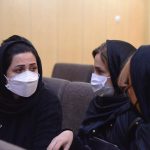 بازیگران در مراسم ختم مادر مارال فرجاد +عکس اینستاگرام مارال فرجاد, عکس های مونا فرجاد, مارال فرجاد, مسجد جامع شهرک غرب, منیژه افشاری کیست, مونا فرجاد, همسر جلیل فرجاد, همسر منیژه افشاری